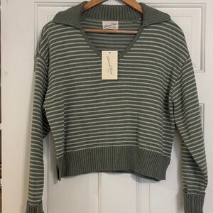 Universal Thread Olive Striped V-Neck Sweater
